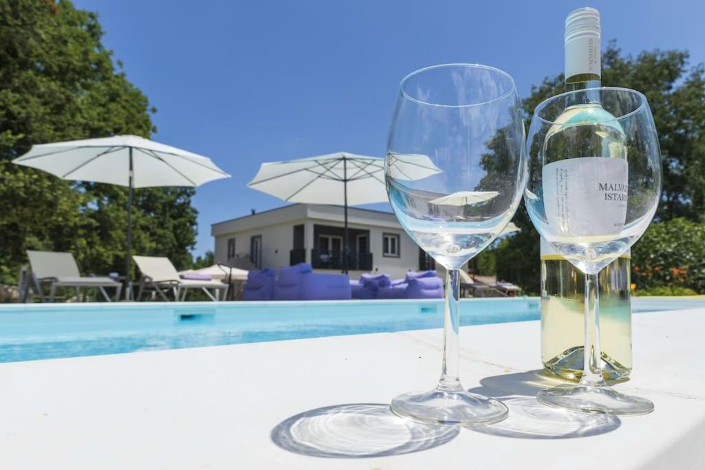 Luxury Villa Cetiri Hrasta Pićan Exteriör bild