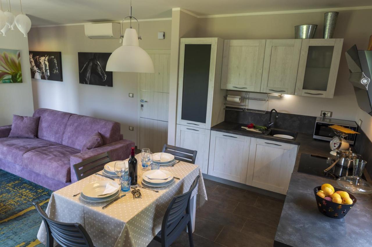 Luxury Villa Cetiri Hrasta Pićan Exteriör bild