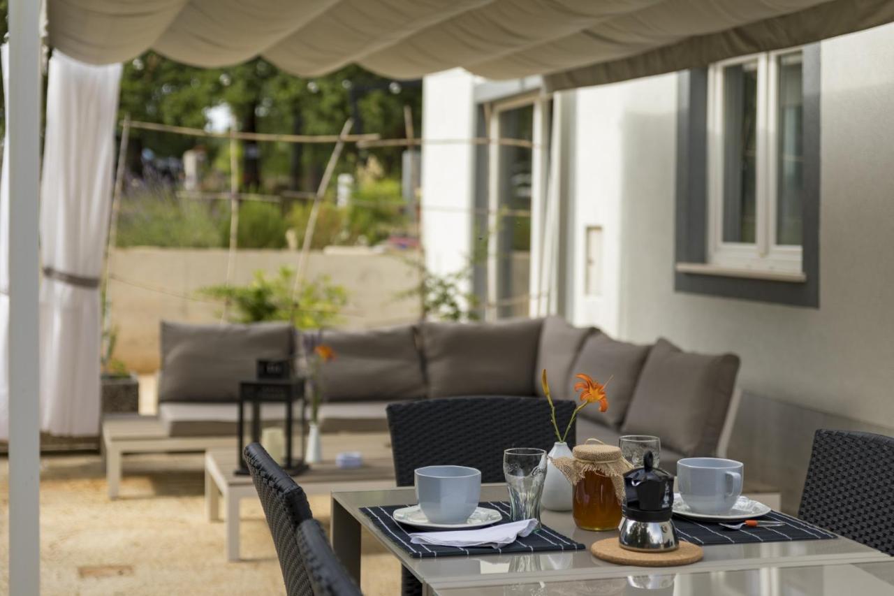 Luxury Villa Cetiri Hrasta Pićan Exteriör bild