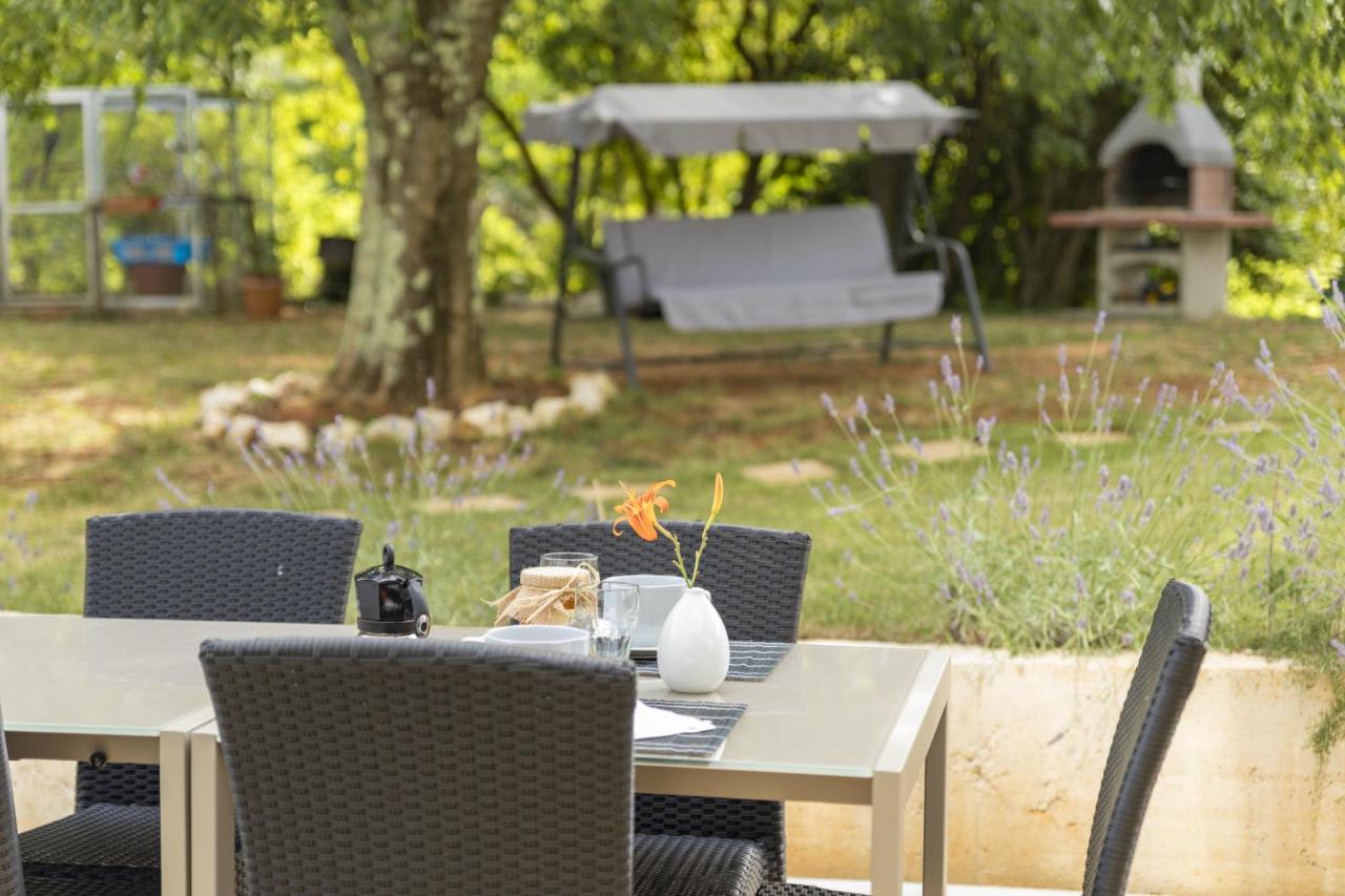 Luxury Villa Cetiri Hrasta Pićan Exteriör bild