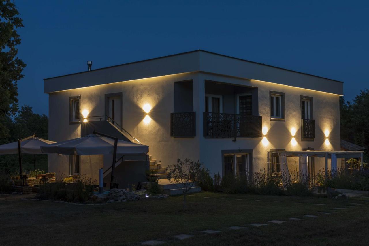 Luxury Villa Cetiri Hrasta Pićan Exteriör bild