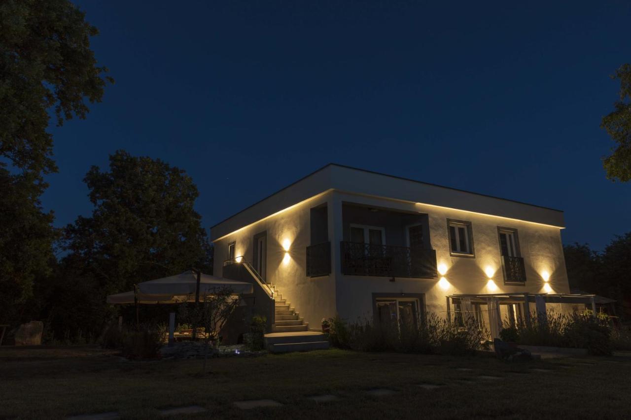 Luxury Villa Cetiri Hrasta Pićan Exteriör bild